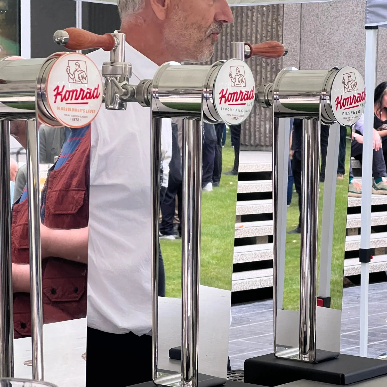 Beverage Cooling Company Lindr CWP-100 connected to Lindr Naked One Fonts and Lindr Nostaligie Side Pour Taps